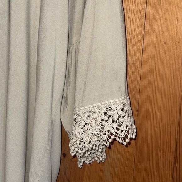 Investments Plus Neutral Beige Blouse with embroidery Sz. 2X - Picture 3 of 15